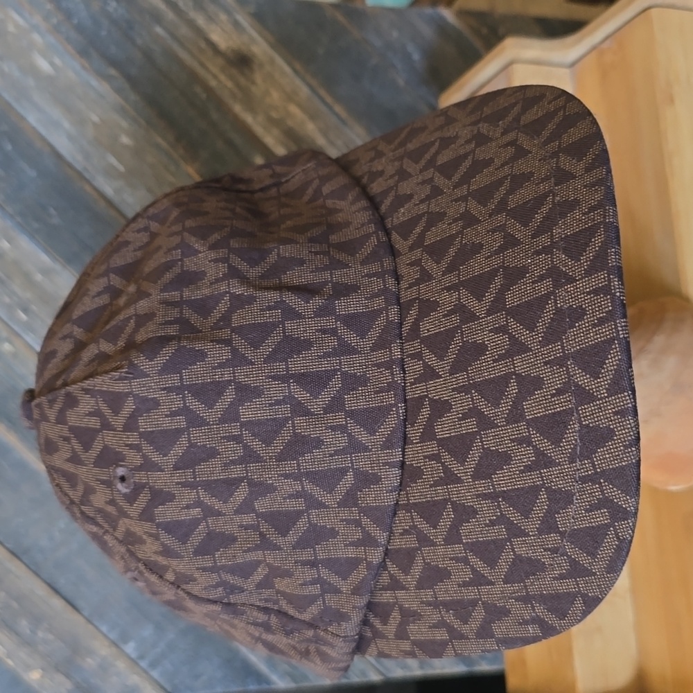 MICHAEL KORS CAP